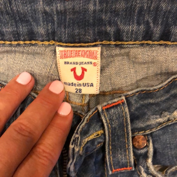 True Religion distressed boot cut jeans size 28 - Picture 3 of 4